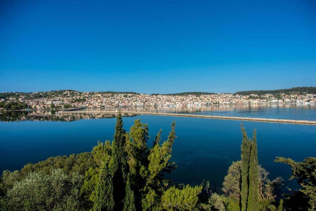A & B Minimal Suite With Sea View In Argostoli Εξωτερικό φωτογραφία