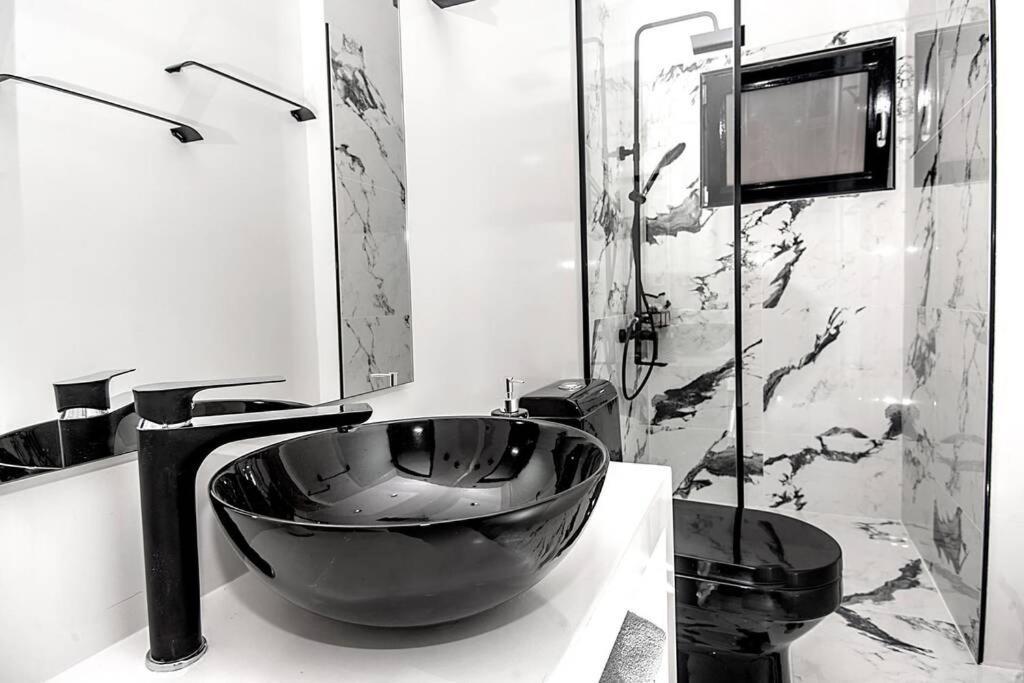 A & B Minimal Suite With Sea View In Argostoli Εξωτερικό φωτογραφία