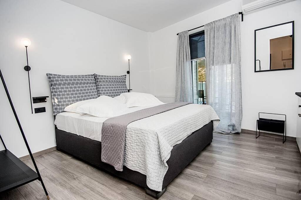 A & B Minimal Suite With Sea View In Argostoli Εξωτερικό φωτογραφία