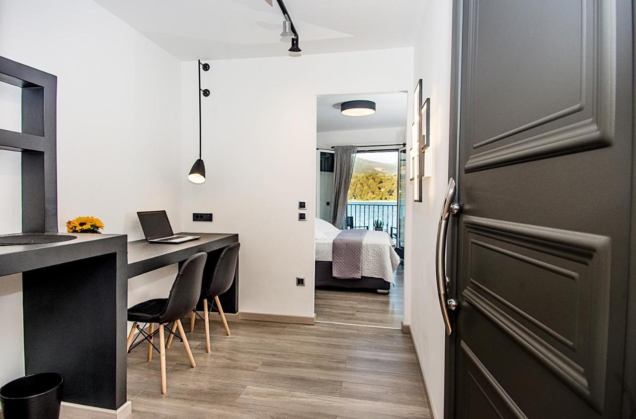 A & B Minimal Suite With Sea View In Argostoli Εξωτερικό φωτογραφία